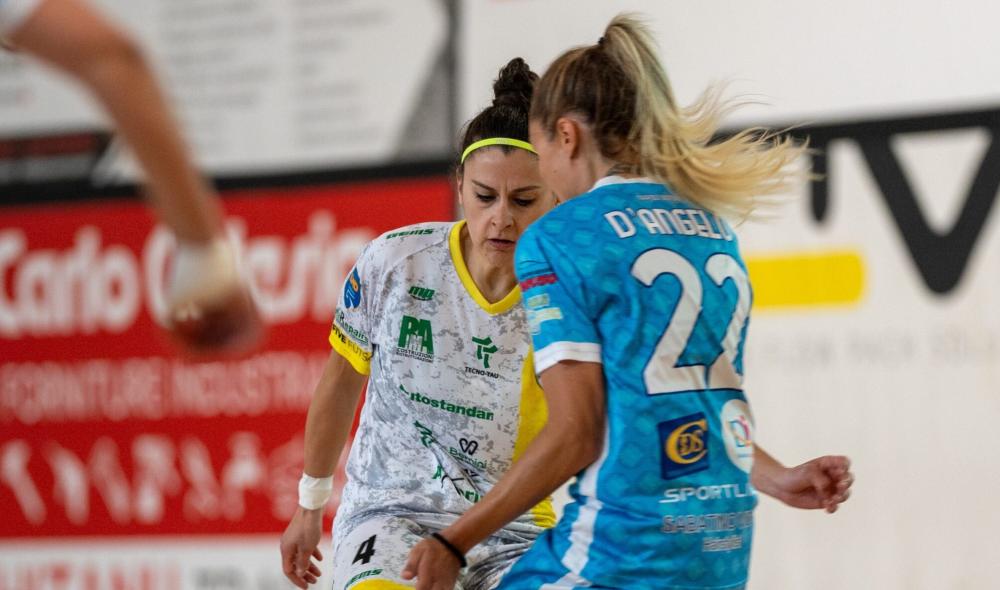 La Serie A Tesys chiama: Woman Napoli-Top Five alle 11, poi Levante Caprarica-Infinity. Segui LIVE e DIRETTE su YOUTUBE