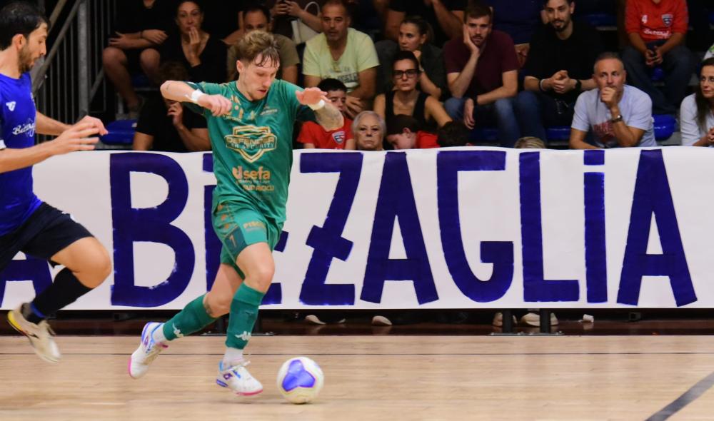Baroni match-winner a Pomezia, apoteosi Giovinazzo: i biancoverdi festeggiano il primo acuto in Serie A